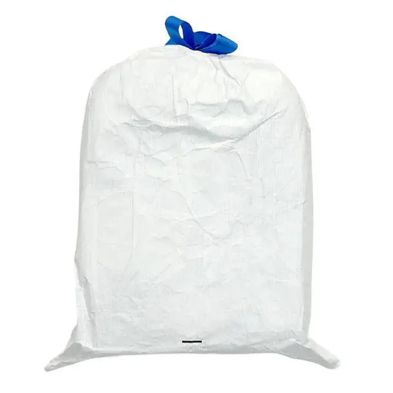 Hvid Tyvek-vaskepose med blå snørelukning